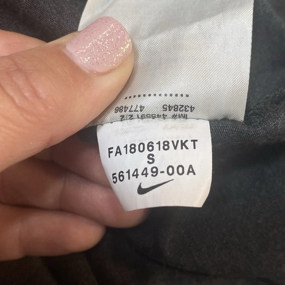 Oakland Las Vegas Raiders NFL Nike T-Shirt Women Small Black Gray Short Sleeve